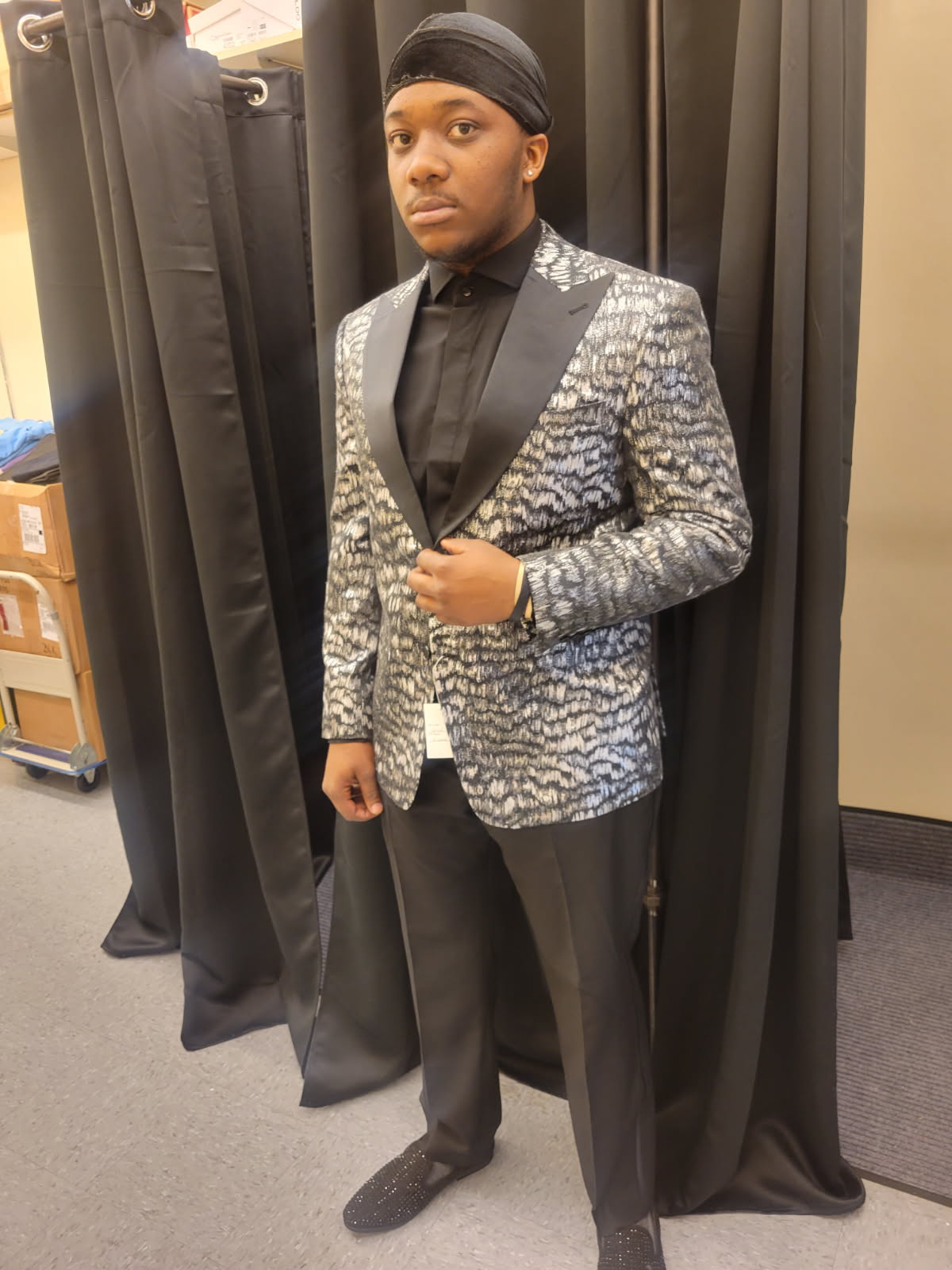 Prom 2025. Full outfit+ pics/videos (2hr minimum)