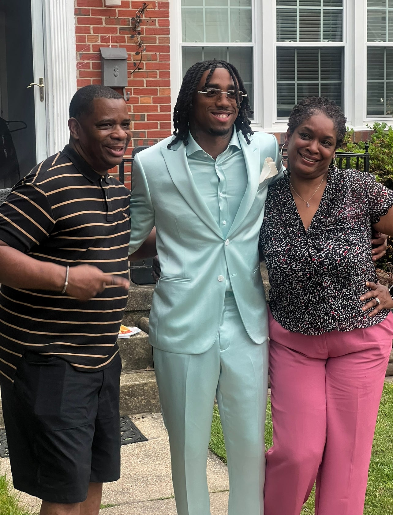 Prom 2025. Full outfit+ pics/videos (2hr minimum)