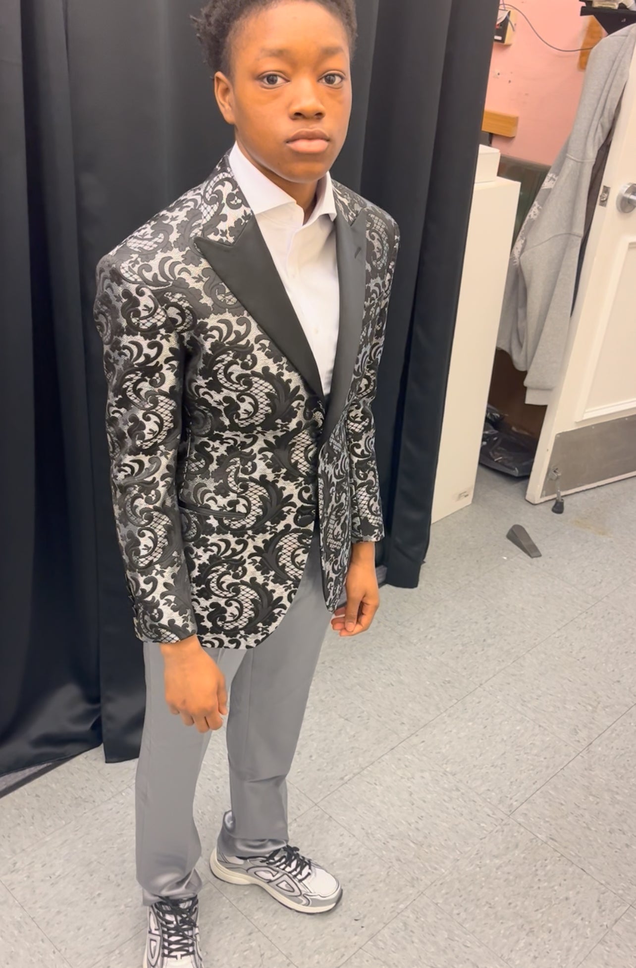 Prom 2025. Full outfit+ pics/videos (2hr minimum)