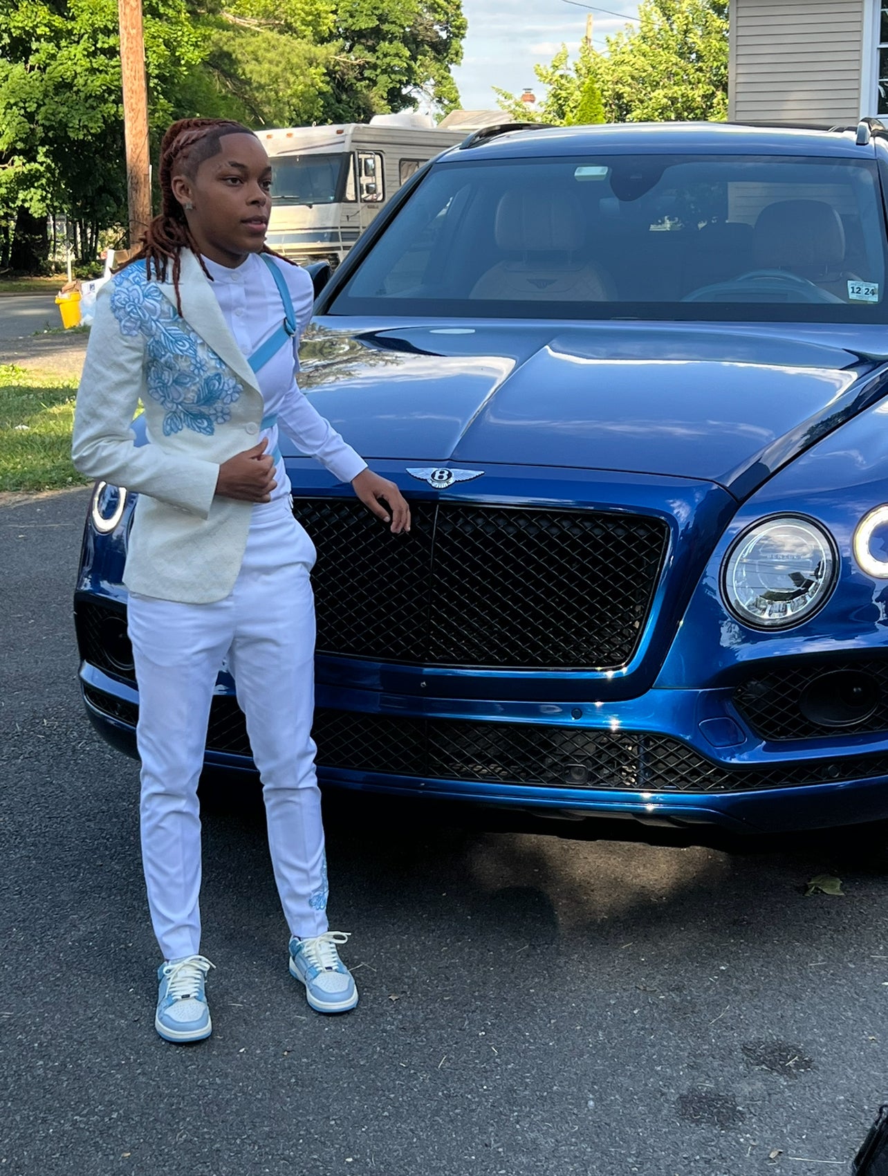 Prom 2025. Full outfit+ pics/videos (2hr minimum)