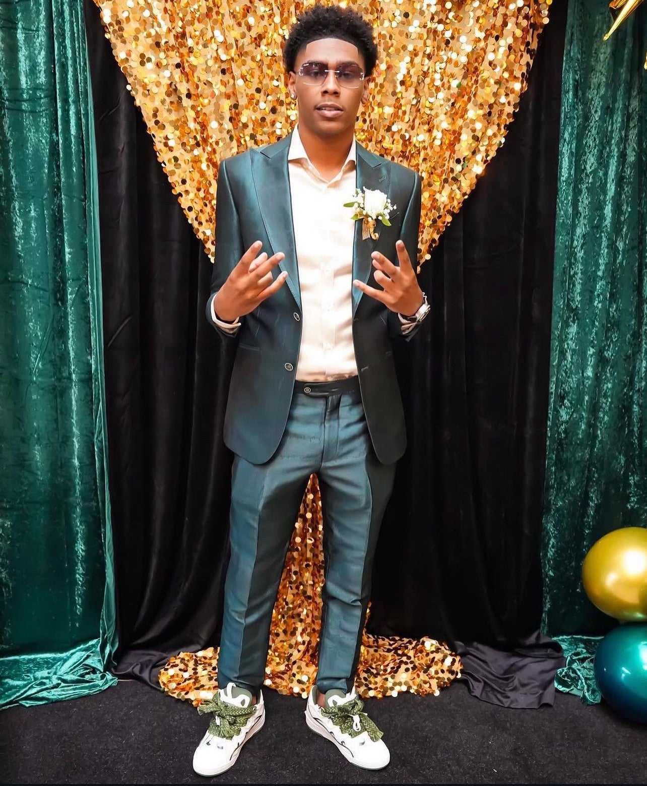 Prom 2025. Full outfit+ pics/videos (2hr minimum)